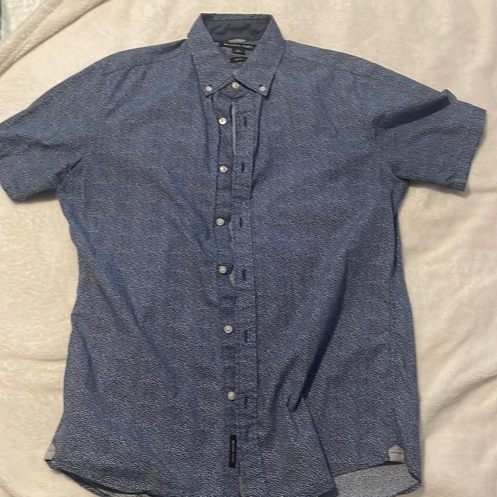 Short sleeve button up
